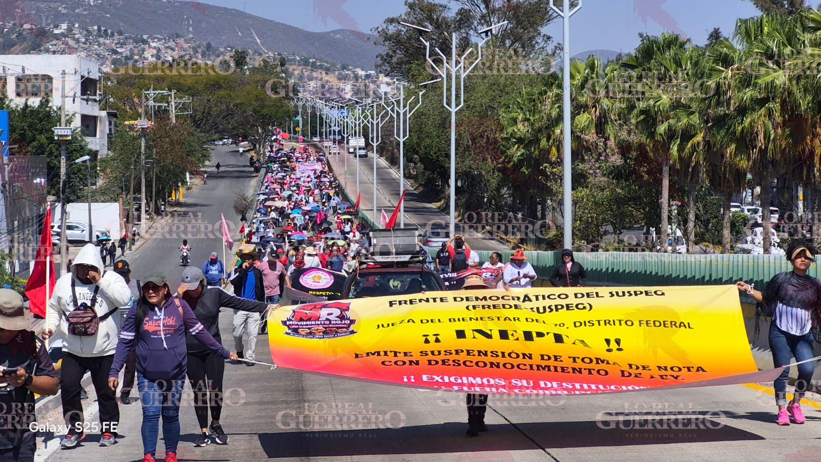 “Morena, nos vemos en 2027”, gritan agremiados del SUSPEG frente al Congreso del Estado