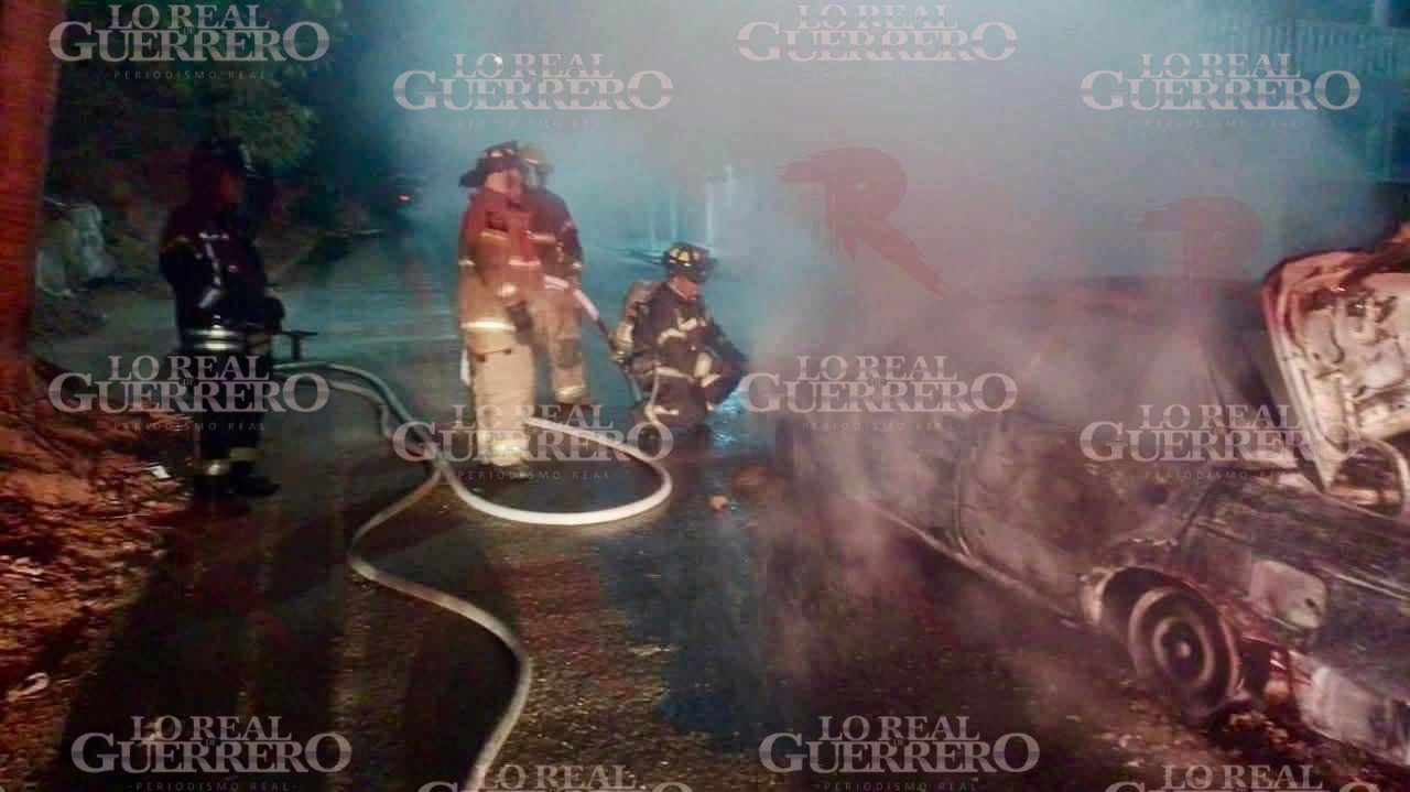 En pérdida total, taxi de Praderas de Costa Azul