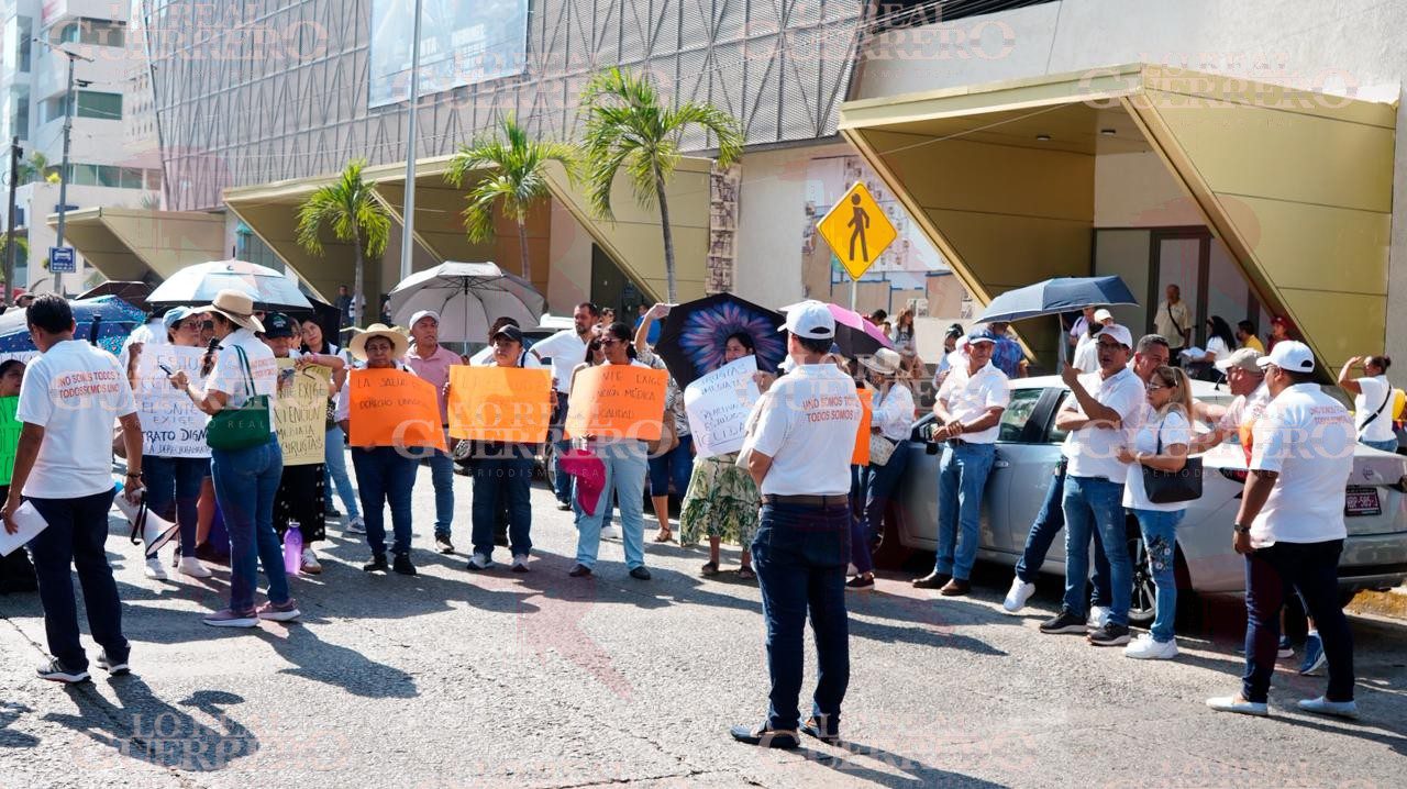 Vuelven a bloquear la costera de Acapulco
