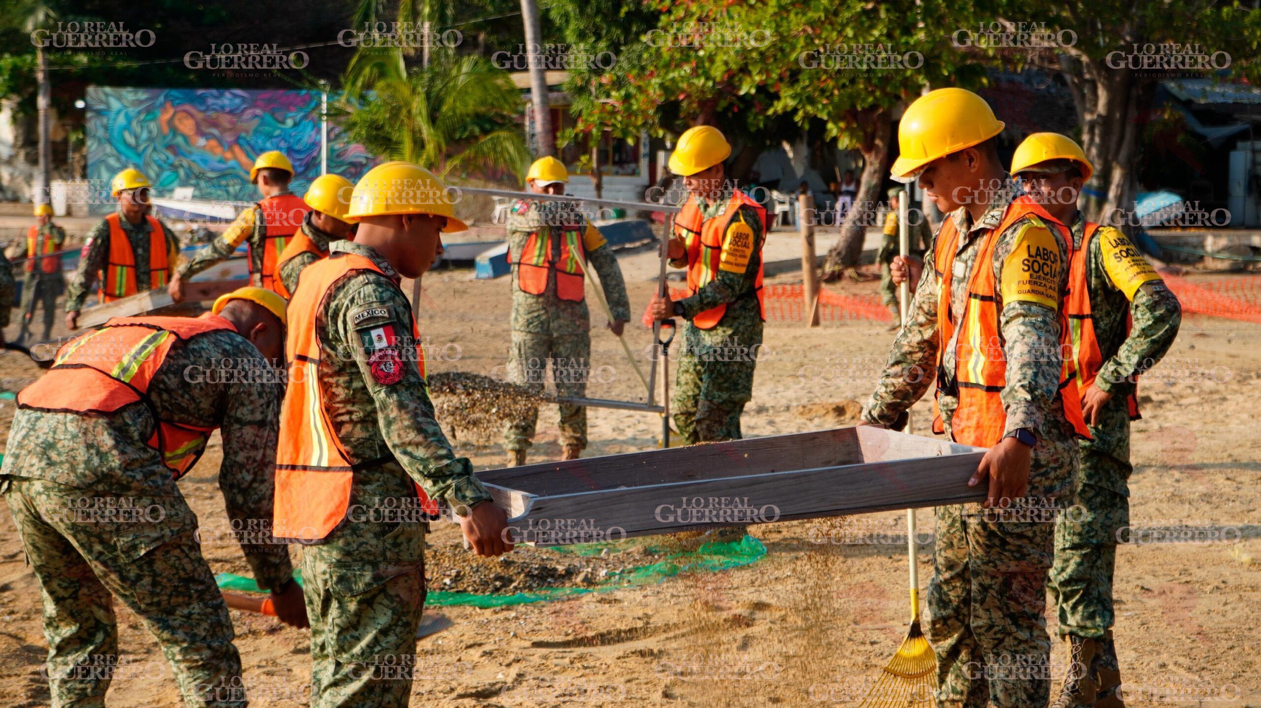 Limpian Ejército y Promotora de Playas dos playas de Acapulco