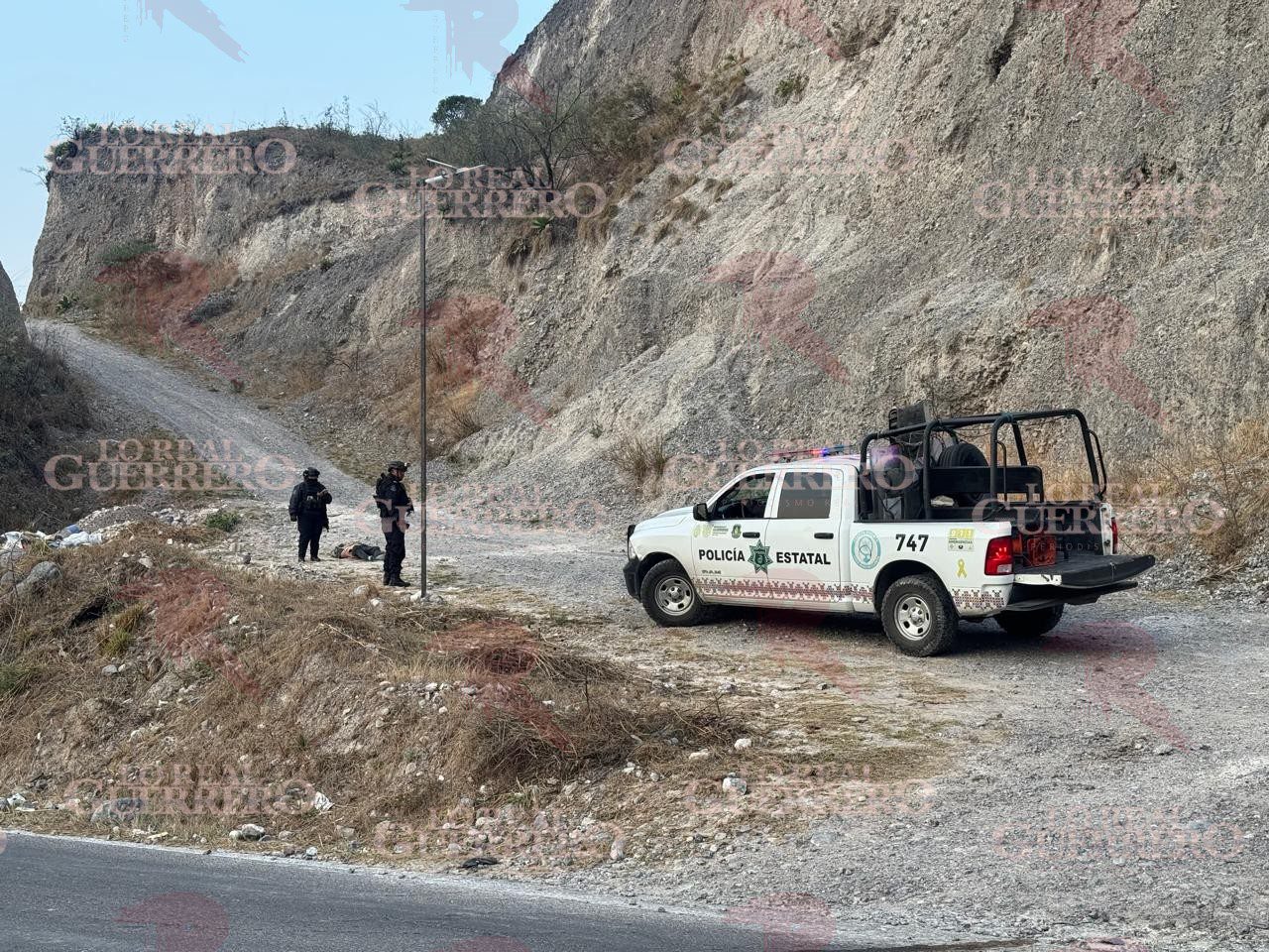 Hallan a hombre asesinado en el acceso a la colonia Altos del Marqués, en Chilpancingo