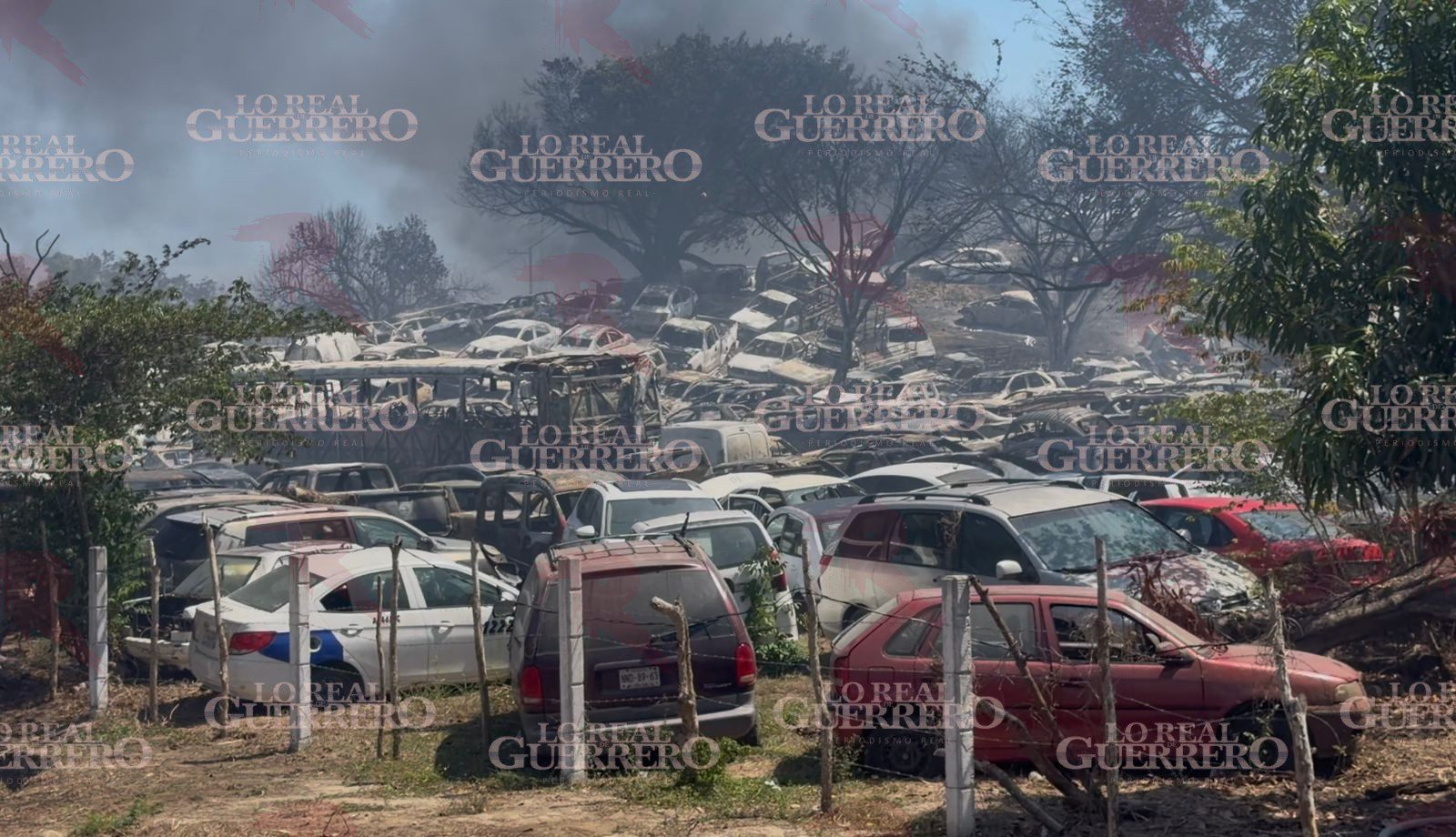 Van más de 300 vehículos siniestrados en incendio de corralón en San Antonio