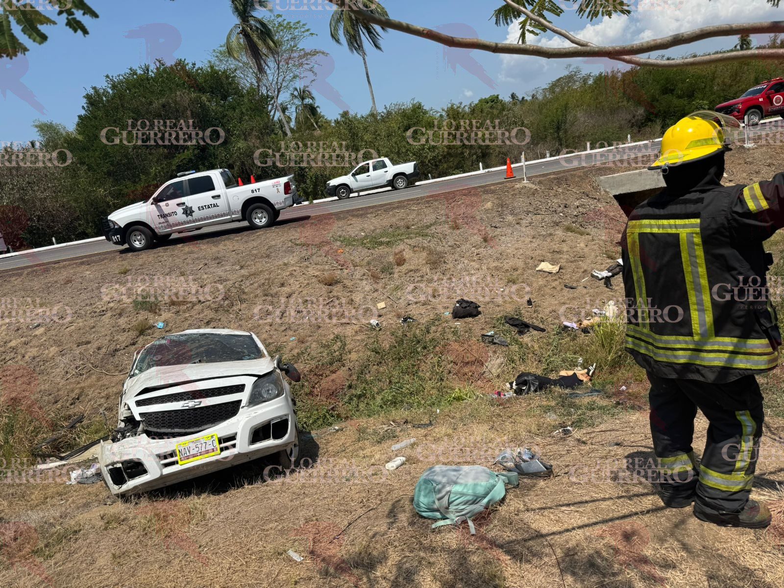Mueren cinco turistas y ocho más resultan lesionados en accidente carretero en el Viaducto Diamante