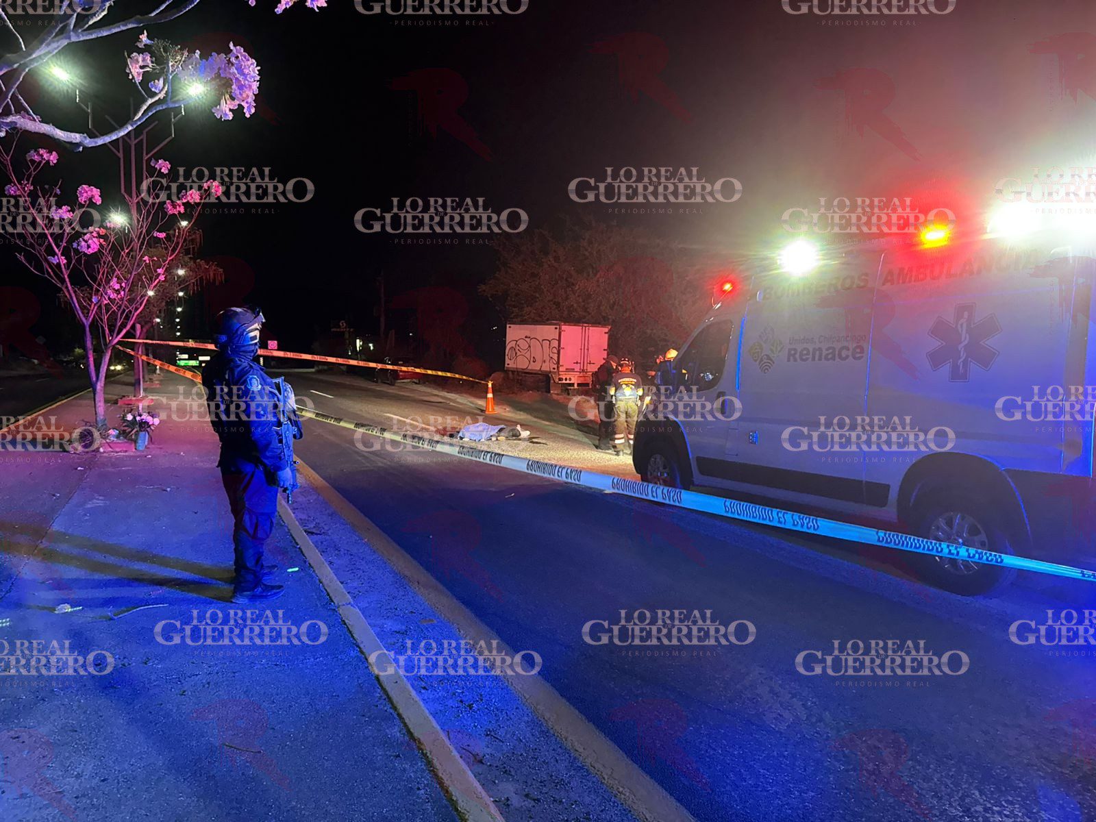 Muere mujer tras ser embestida por vehículo en el bulevar Chilpancingo-Petaquillas