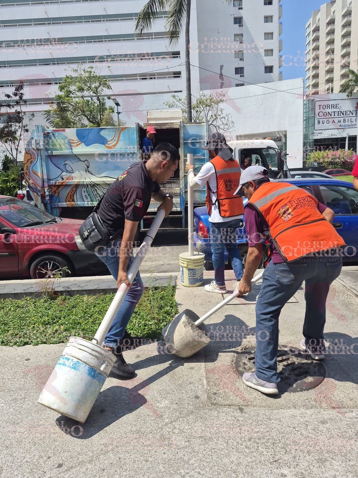 Alinean a comerciantes que obstruían banquetas