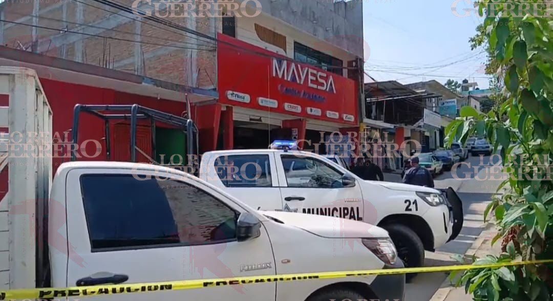 Atacan negocios de venta de azulejos en Ometepec