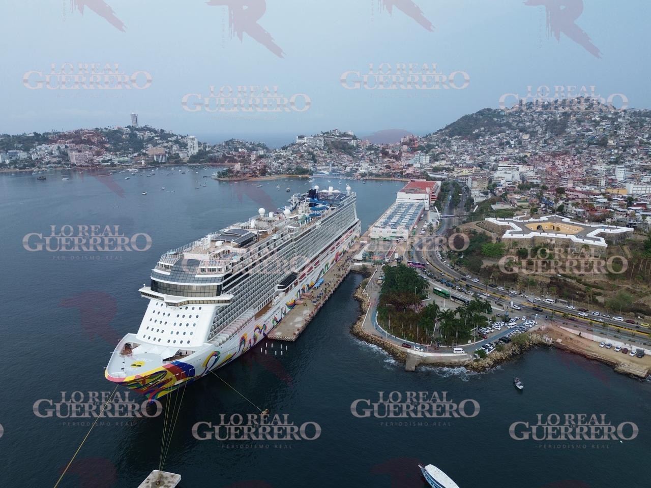 Llegan más de 3 mil 600 cruceristas a Acapulco