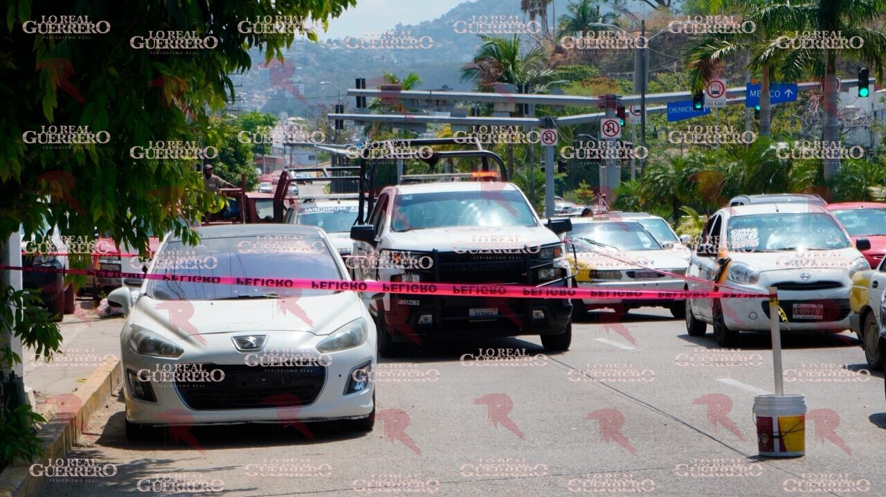 Encuentran sin vida a conductor de un vehículo en la avenida Cuauhtémoc de Acapulco