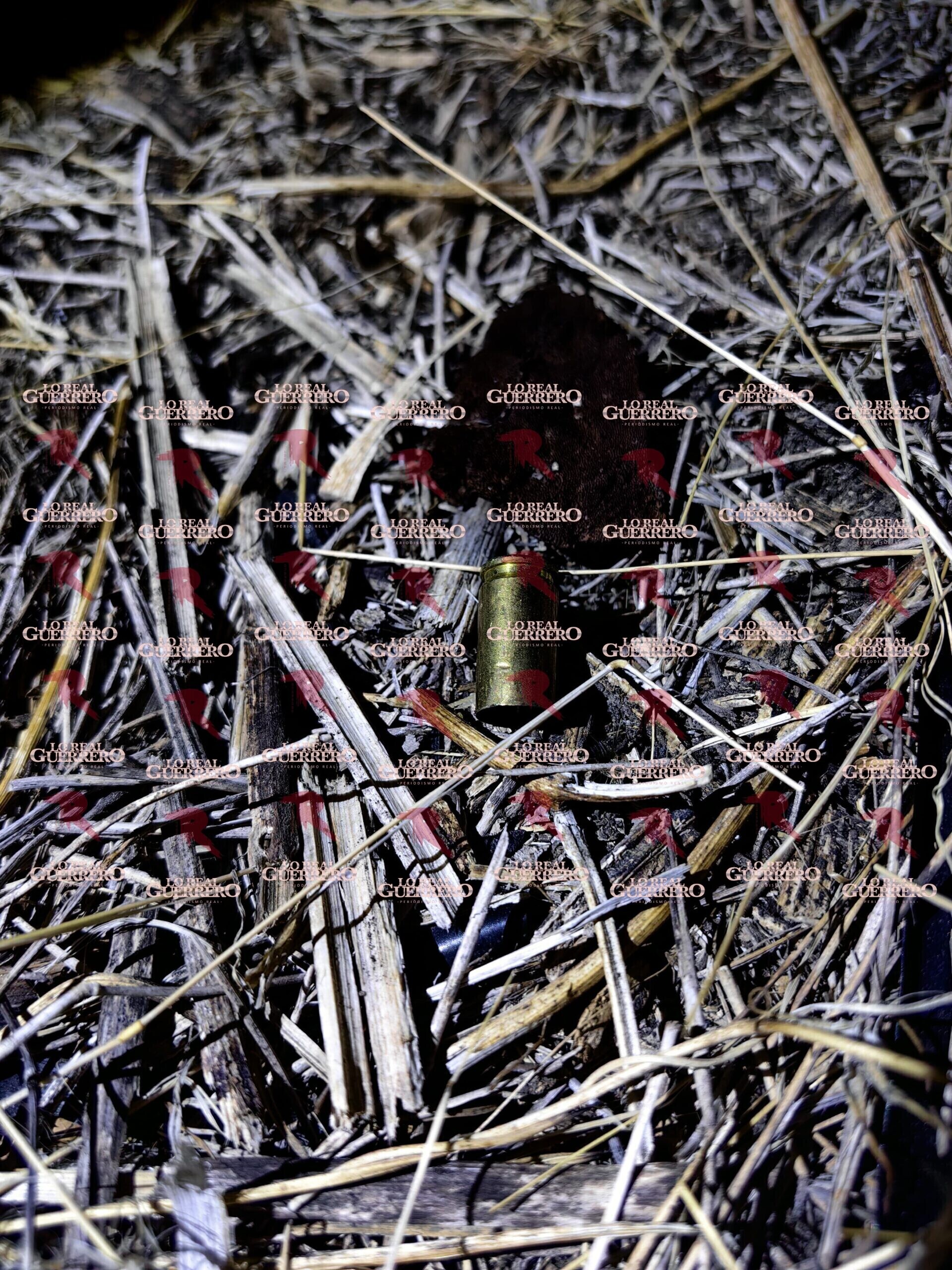 Hallan a dos hombres y una mujer maniatados y ejecutados a orilla de la carretera Iguala–Teloloapan