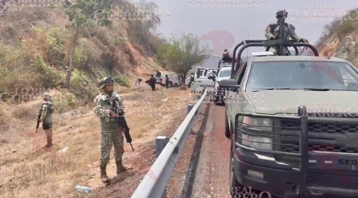 Hallan a hombre torturado y degollado en el Viaducto Diamante en Acapulco