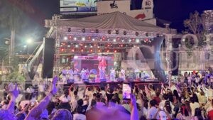 Más de mil personas llenan la costera en desfile “Unidos en Jesucristo” en Acapulco