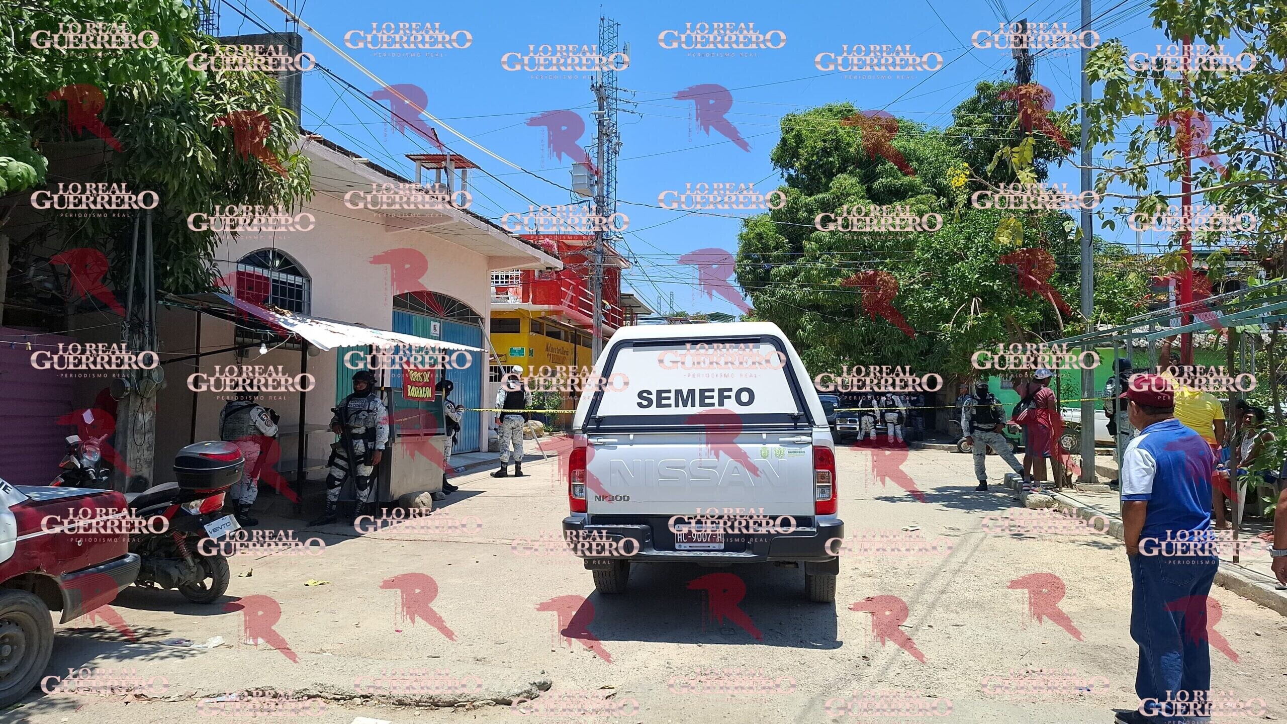 Hallan a un hombre asesinado por lapidación en la colonia Emiliano Zapata, en Acapulco