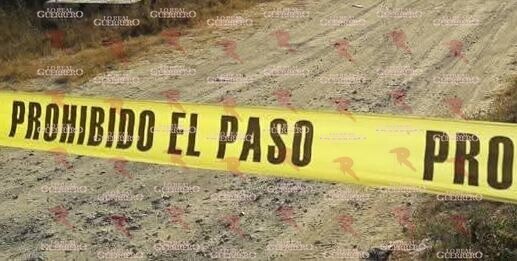 Hallan a un hombre y una mujer en avanzado estado de descomposición a orilla de la carretera Huitzuco-Paso Morelos