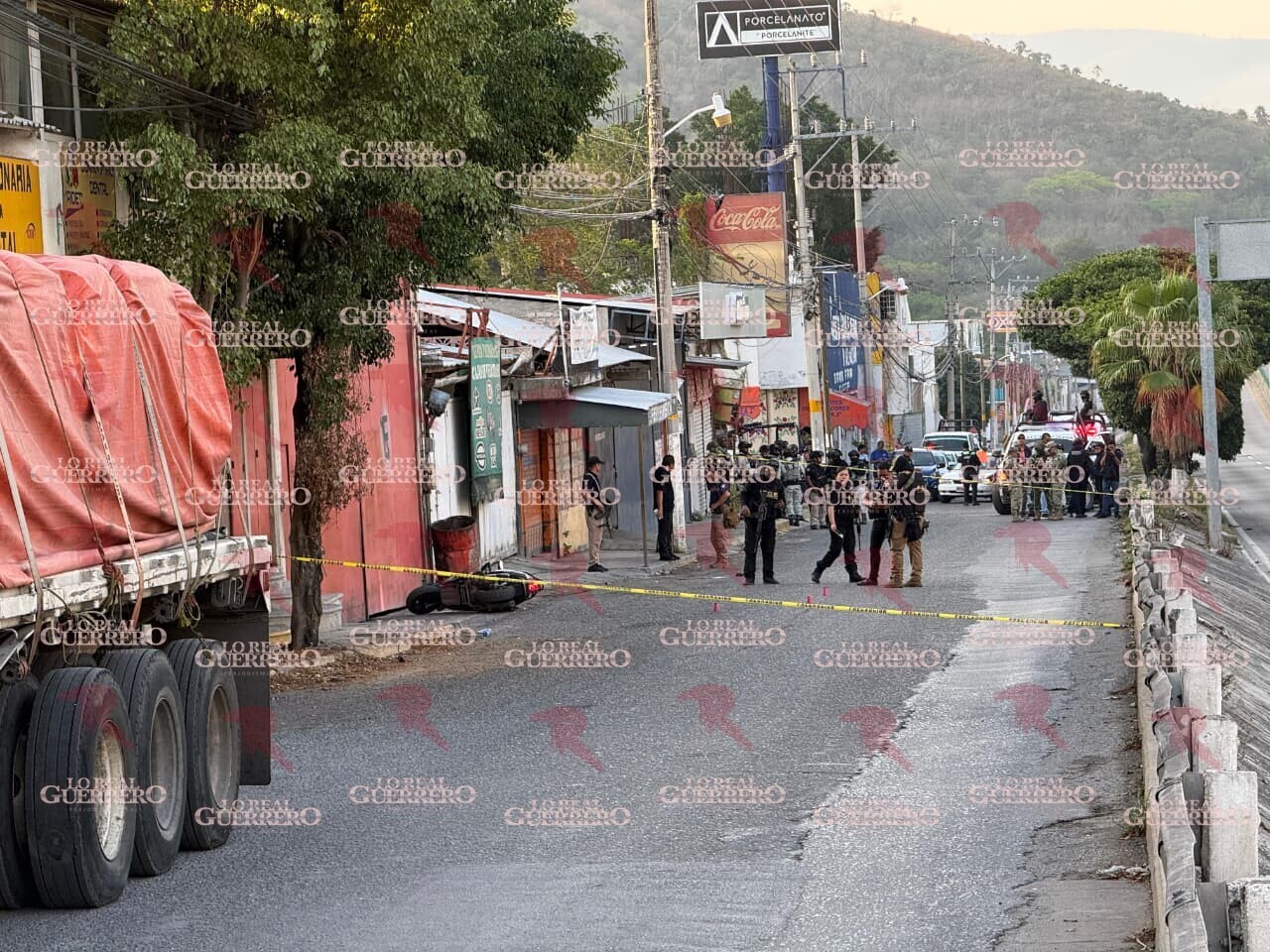 Armados ejecutan a maestro de inglés del Liceo Británico frente a la FGE, en Chilpancingo
