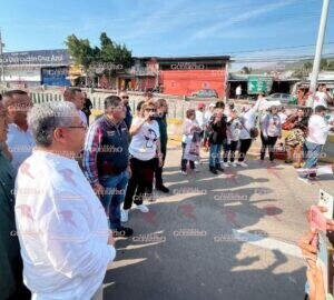 Tras seis horas de bloqueo en el bulevar Vicente Guerrero de Chilpancingo, fiscal atiende a familiares de desaparecidos