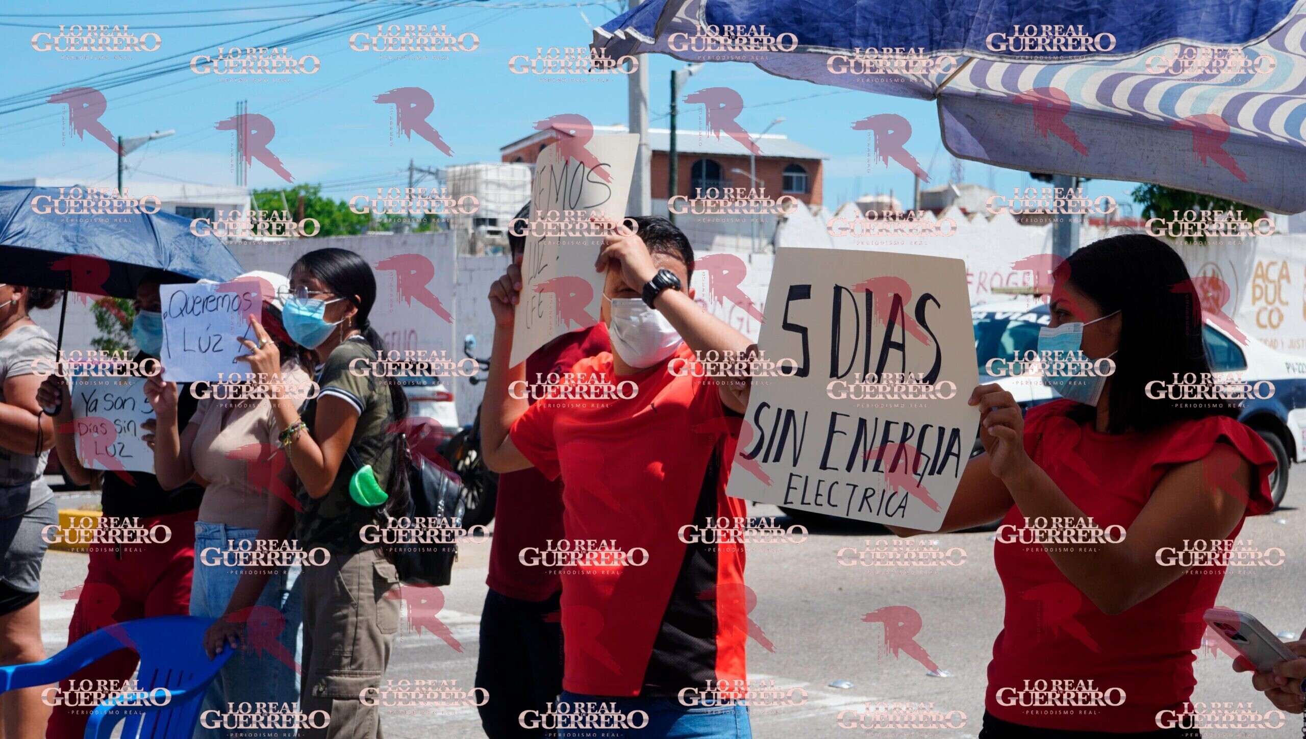 Bloquean comerciantes la Cuauhtémoc por falta de energía eléctrica
