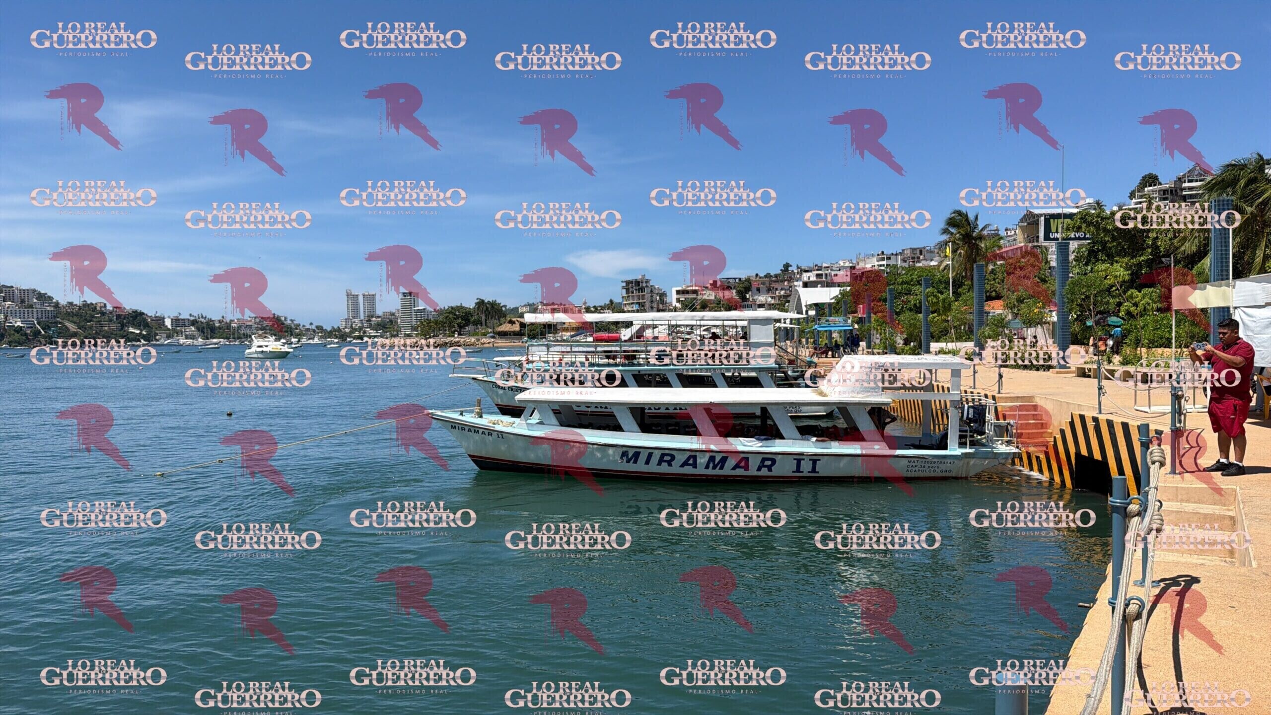 Reabren puerto en Acapulco tras fuerte oleaje