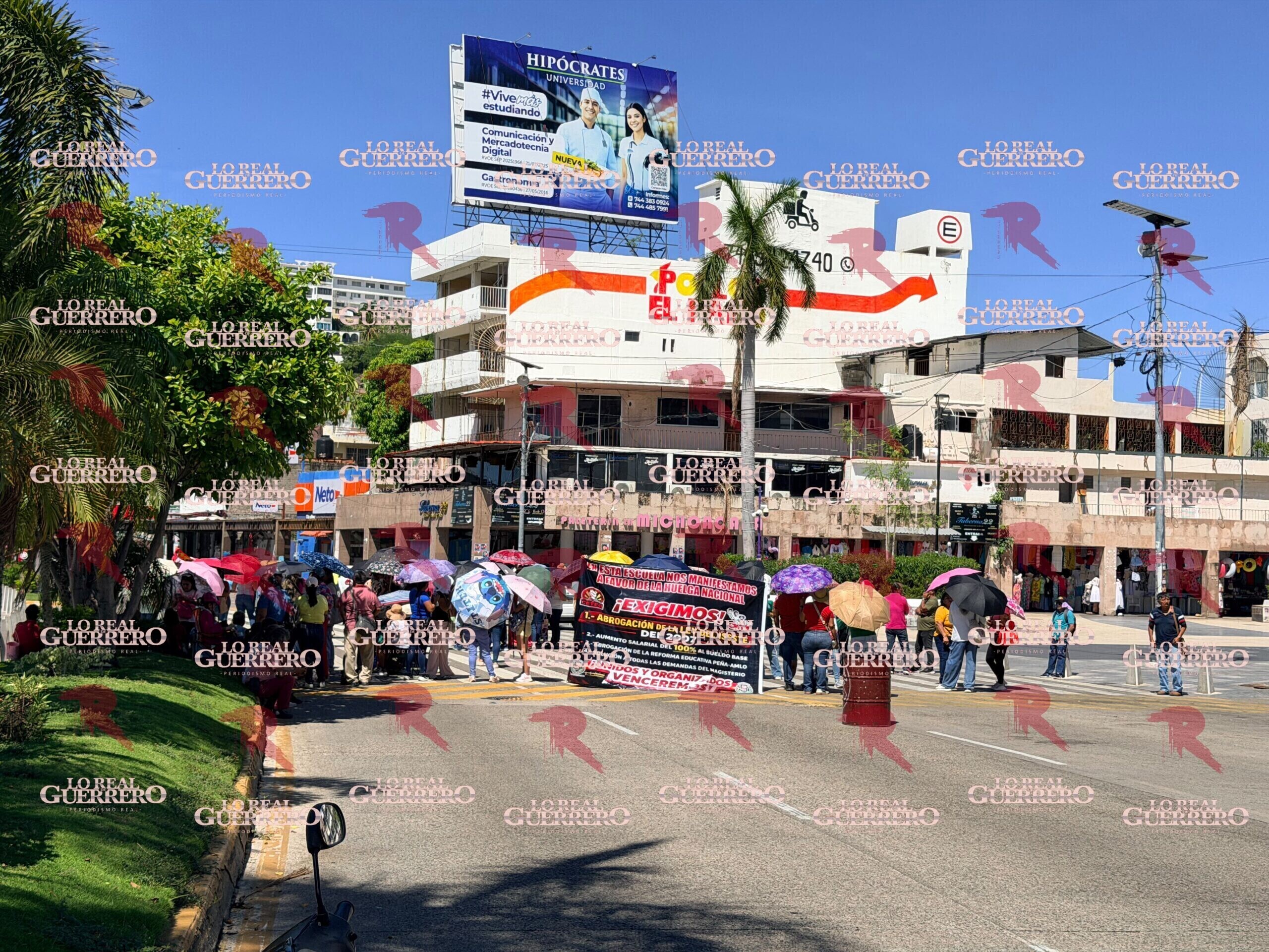 Se quejan ciudadanos y transportistas por protestas de maestros de la CETEG