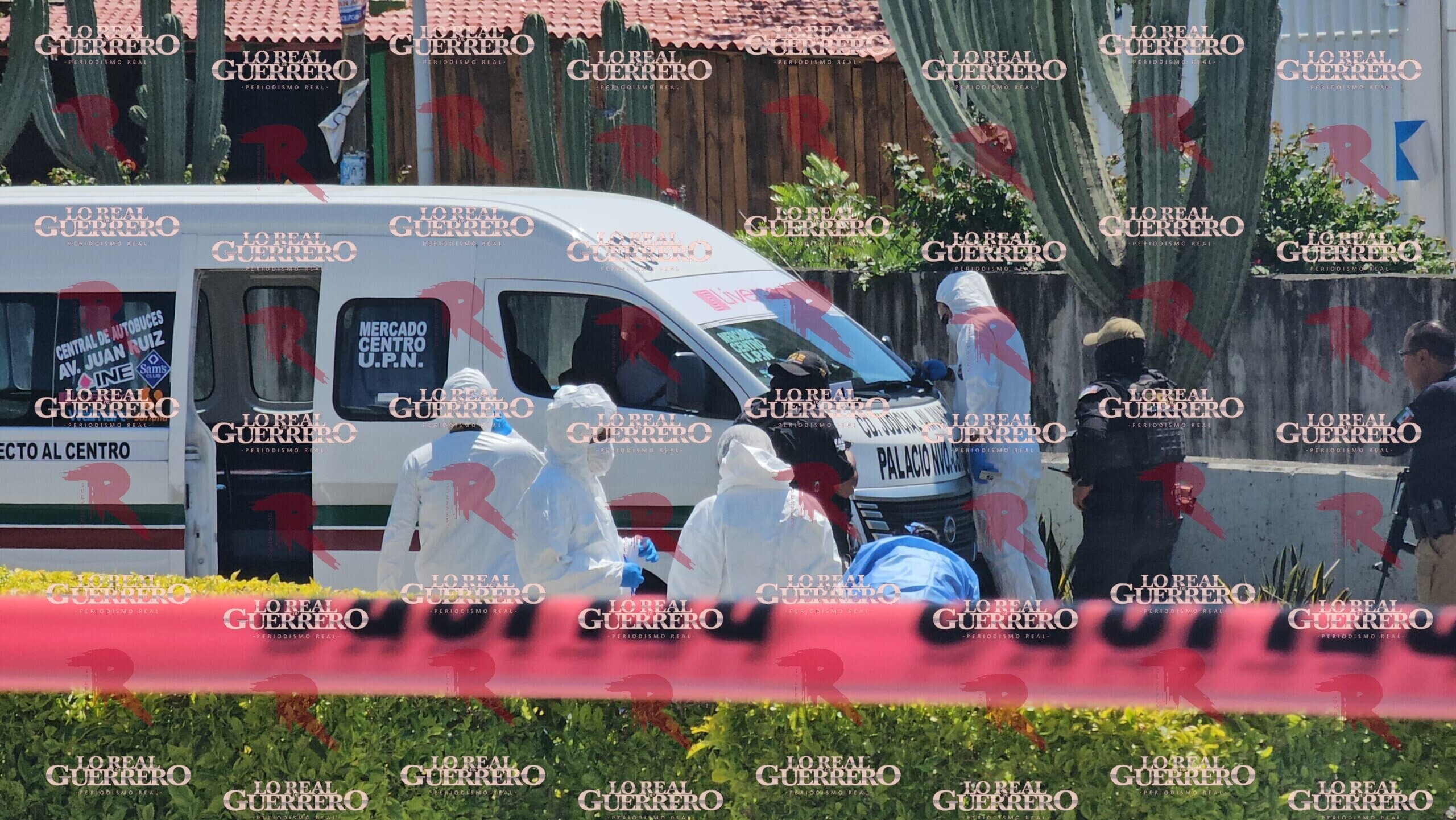 Armados en motocicleta ejecutan a chofer de una urvan del servicio público en Chilpancingo