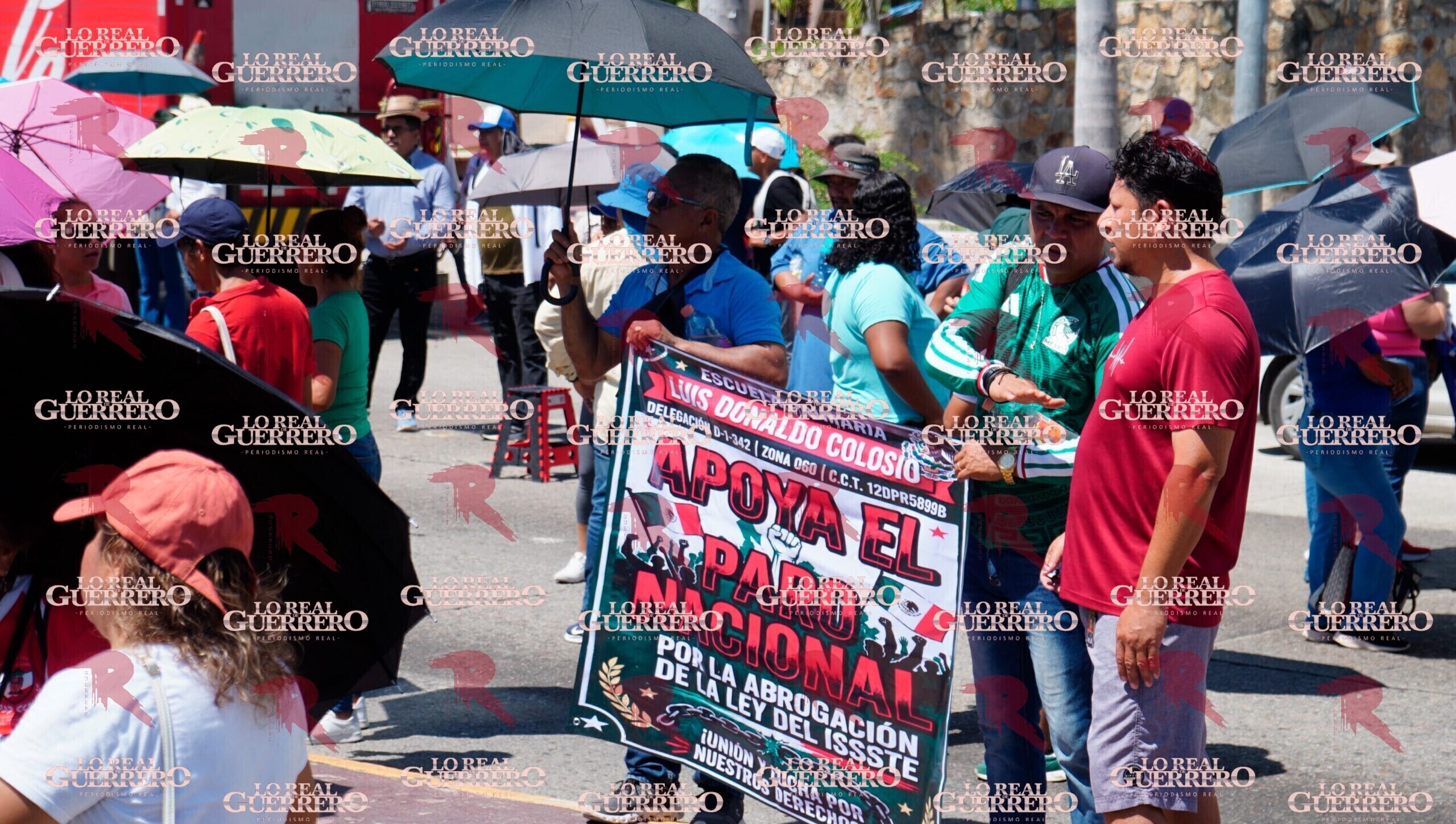 Por segundo día consecutivo, maestros bloquean la Costera de Acapulco