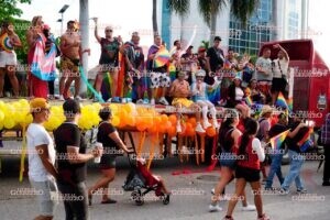 Marchan en Acapulco para exigir la tipificación de transfeminicidios y crímenes de odio contra la comunidad LGBT