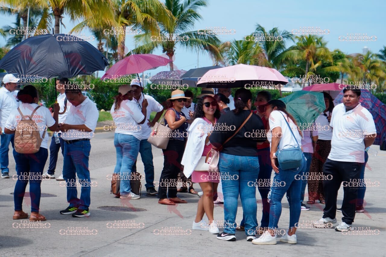 Docentes del SNTE paralizan parcialmente la Costera; exigen nombramiento de un enlace