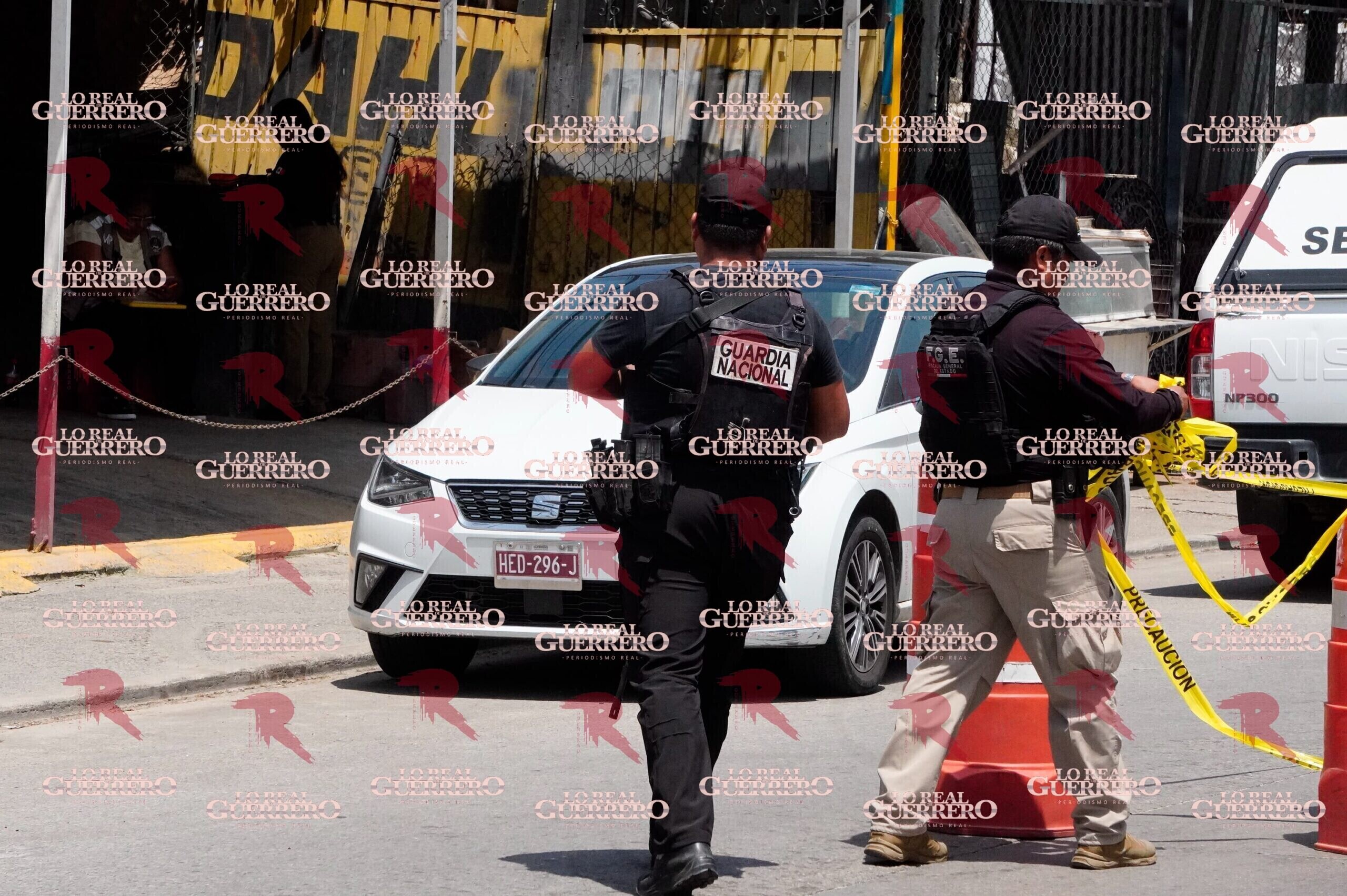 Hallan a un hombre sin vida en la cajuela de un automóvil abandonado sobre el bulevar Lázaro Cárdenas
