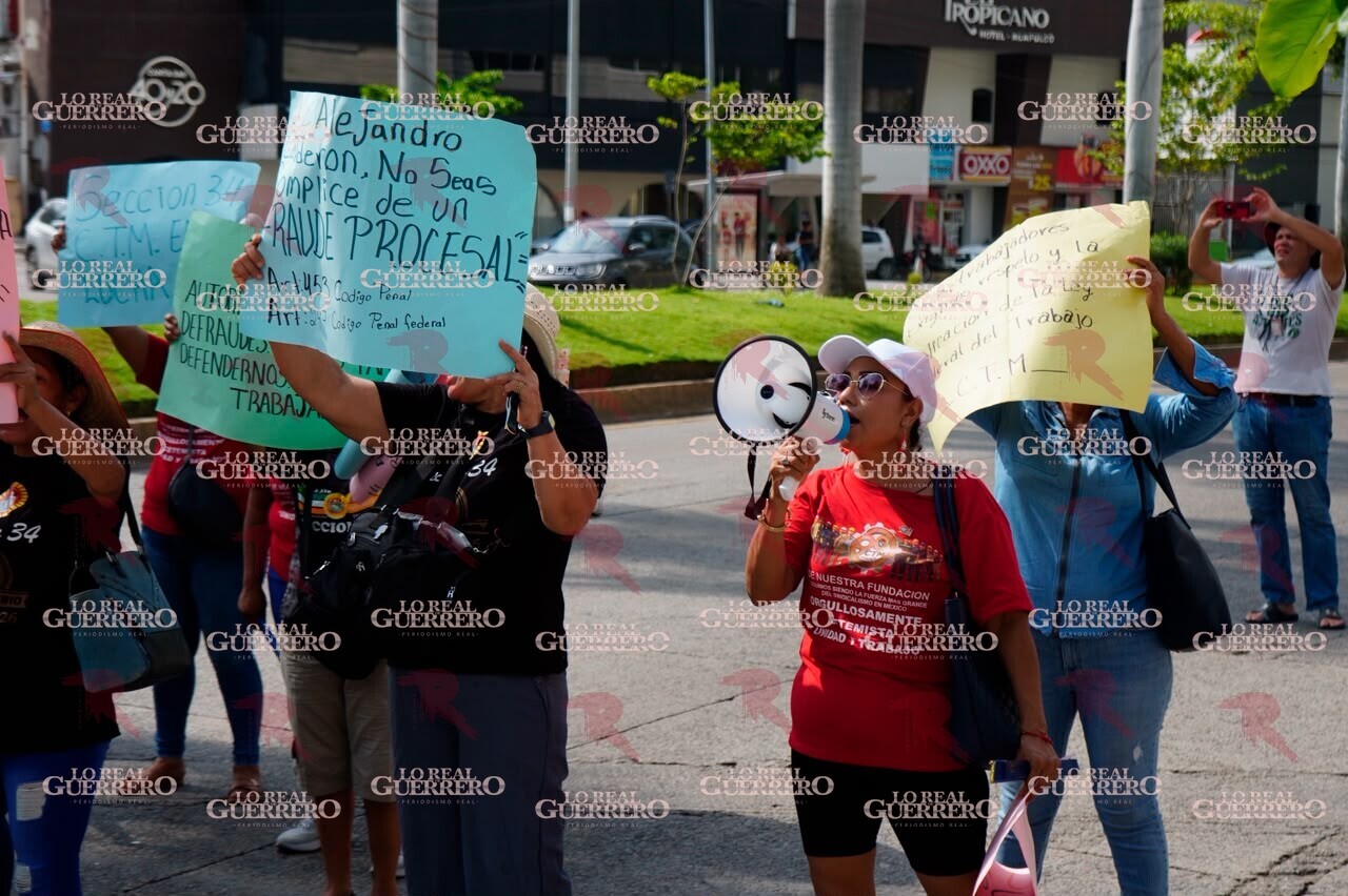 Extrabajadores del hotel Amarea bloquean la Costera para exigir su reinstalación laboral