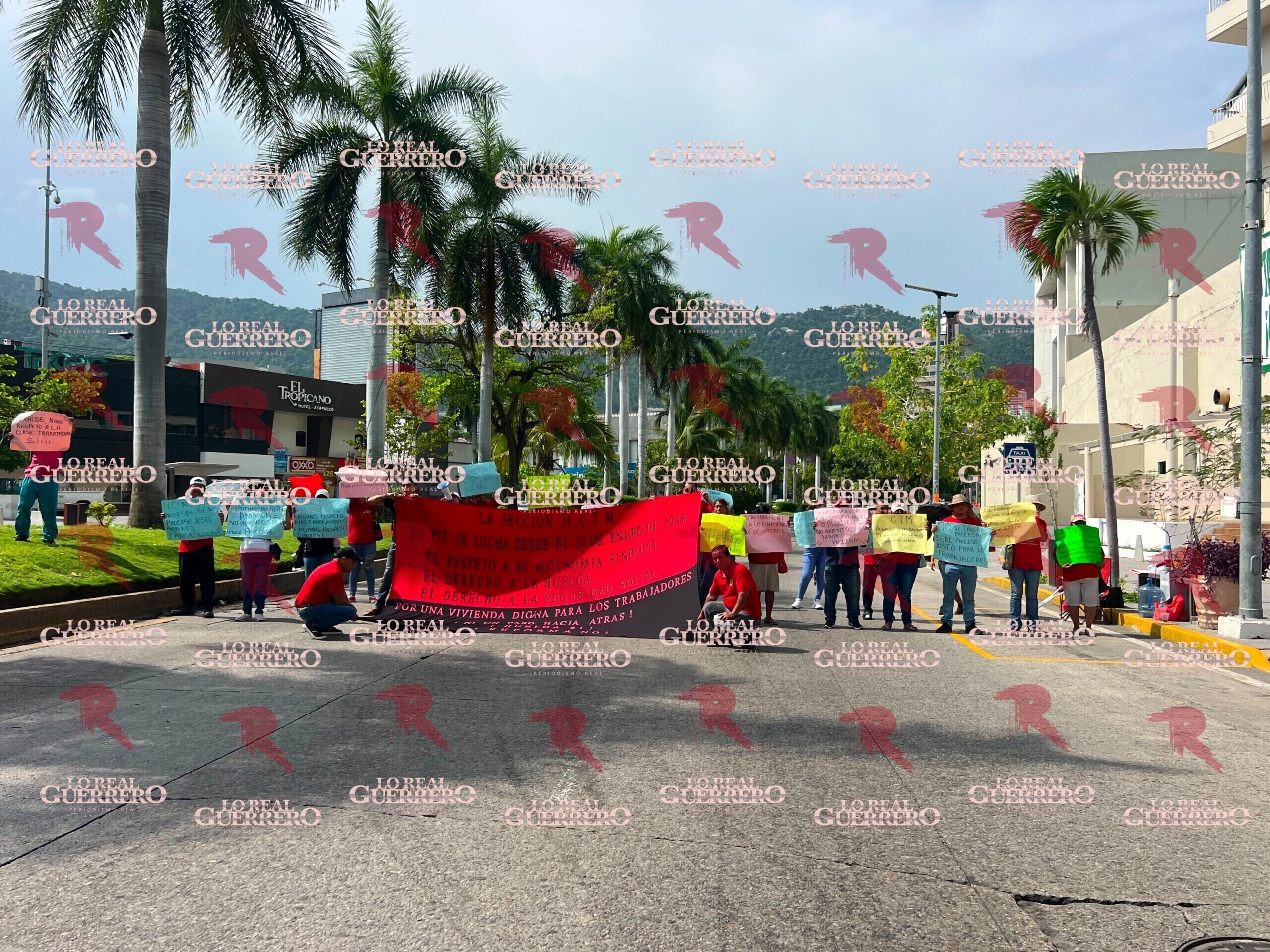 Persisten bloqueos de extrabajadores del Amarea; suman tres días de protesta
