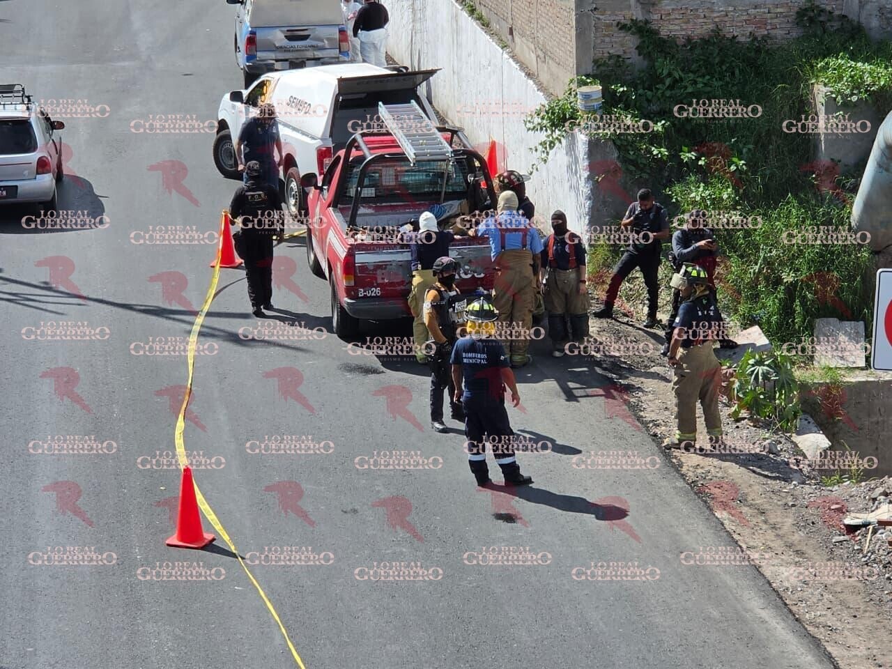 Hallan a un hombre muerto en un canal pluvial, al sur de Chilpancingo