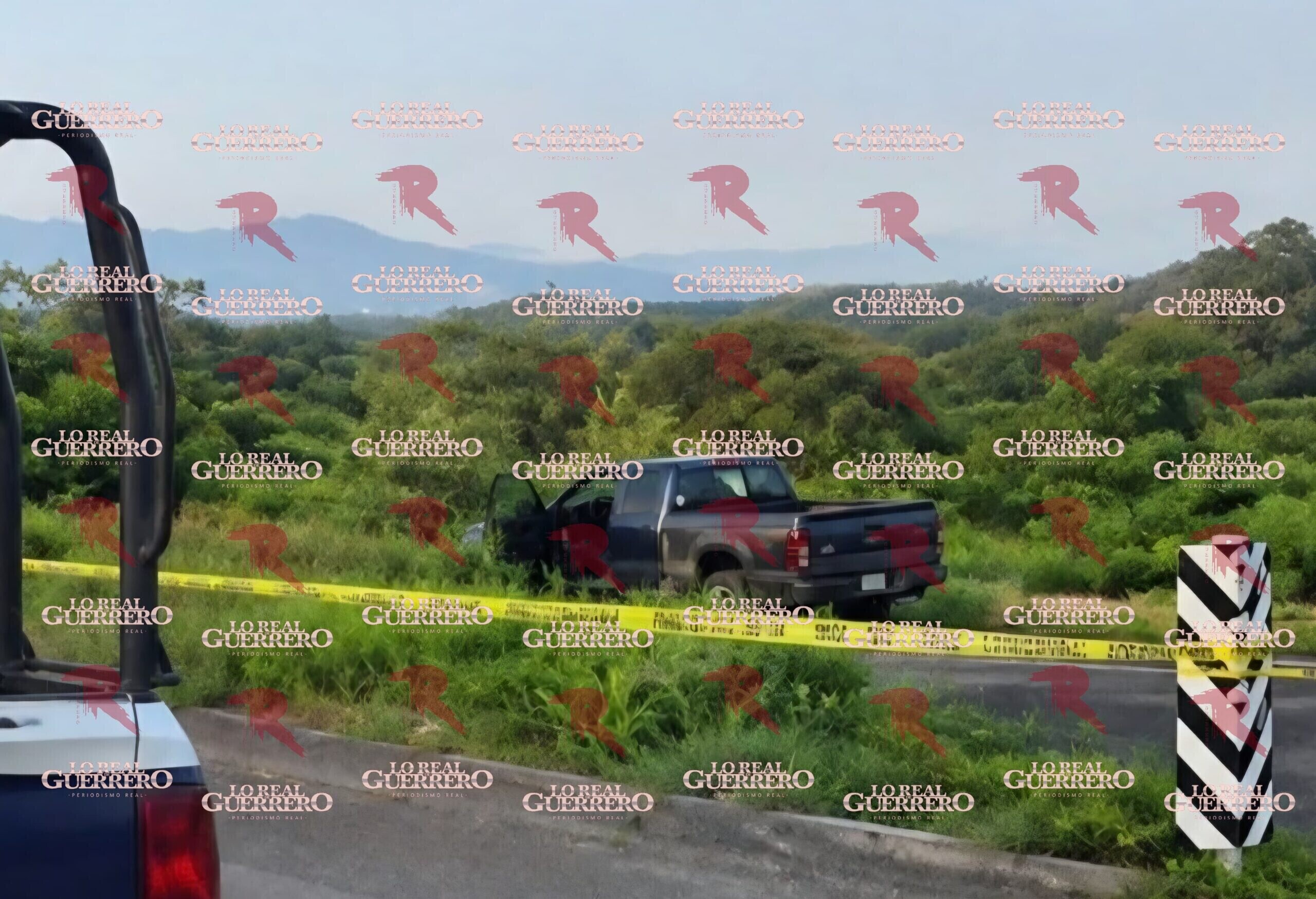 Hallan a mujer ejecutada dentro de una camioneta cerca del entronque a Troncones