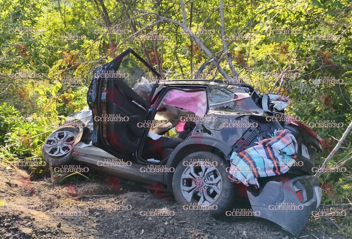 Aparatoso accidente cerca de Huitziltepec deja una mujer muerta y tres heridos, entre ellos una menor de edad