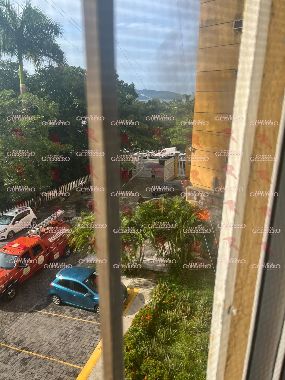 Incendio de transformador moviliza a cuerpos de emergencia en la colonia Progreso de Acapulco