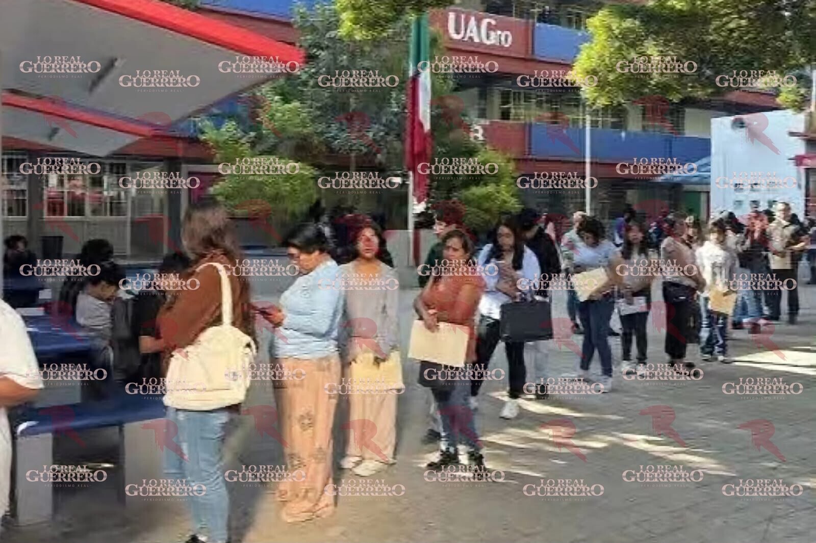 Se quejan de cobros de inscripción en la UAGro