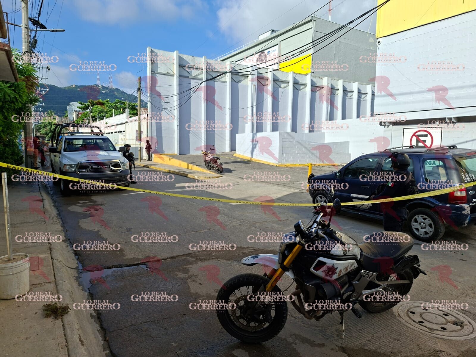Asesinan a hombre en estacionamiento de Elektra en Renacimiento, Acapulco
