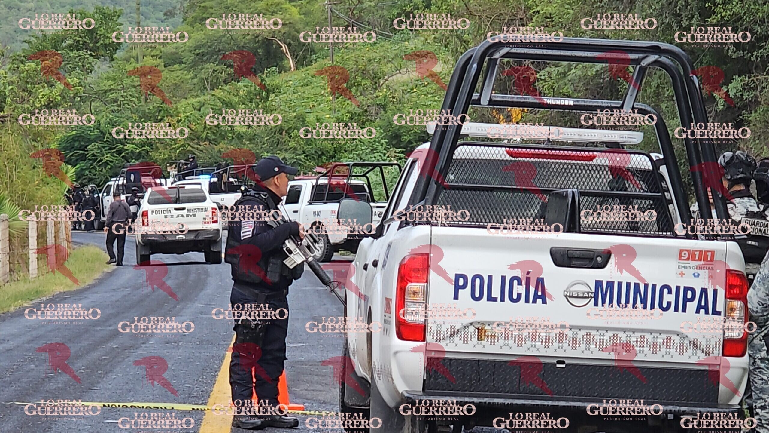 Hallan a hombre decapitado y envuelto con cinta canela sobre la carretera Chilpancingo-Chichihualco