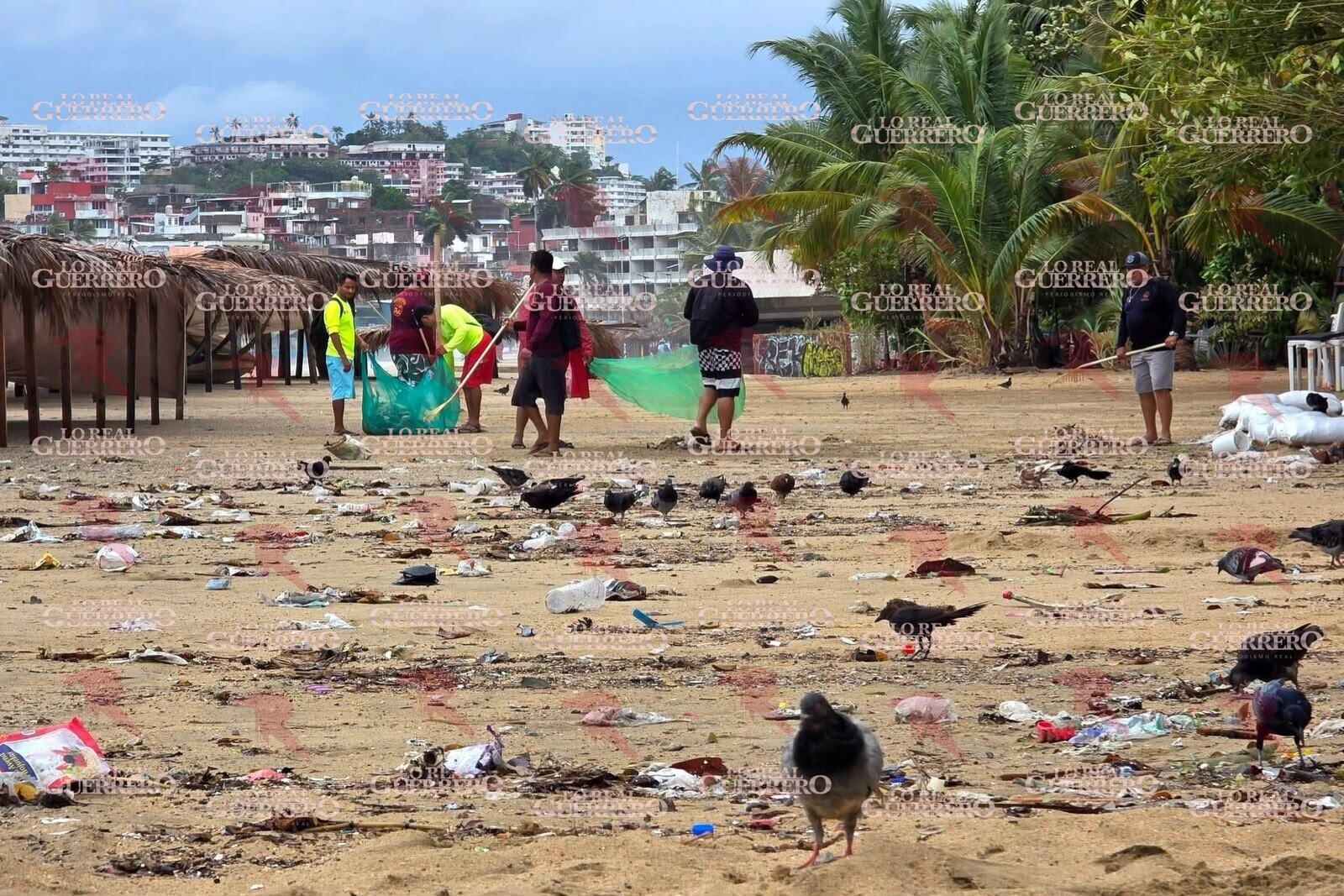 Lluvias de Rachel dejan unas 12 toneladas de basura en playas de Acapulco