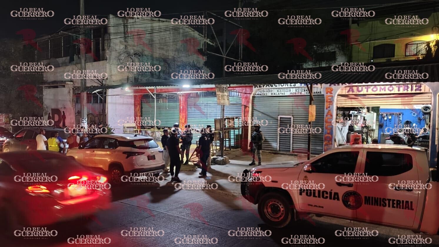 Hallan a hombre de la tercera edad asesinado dentro de un tambo en un local de piñatas en Acapulco