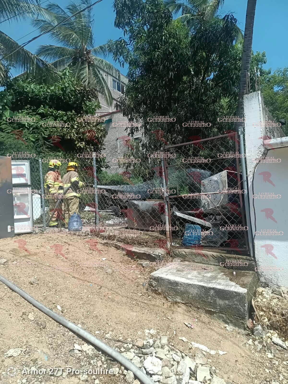 Se incendia lote baldío en Praderas de Costa Azul