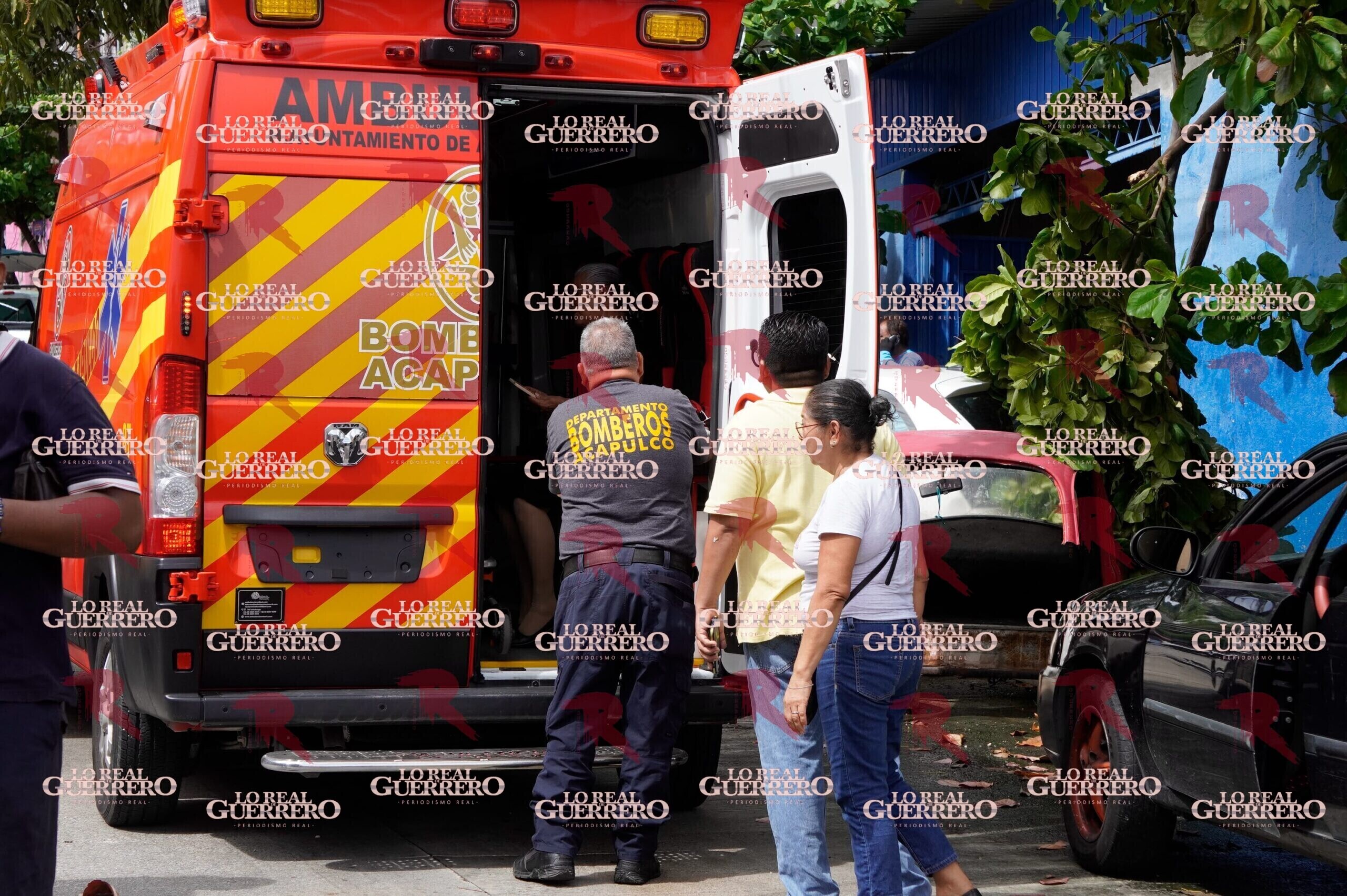 Camión sin frenos choca contra tres vehículos en Acapulco