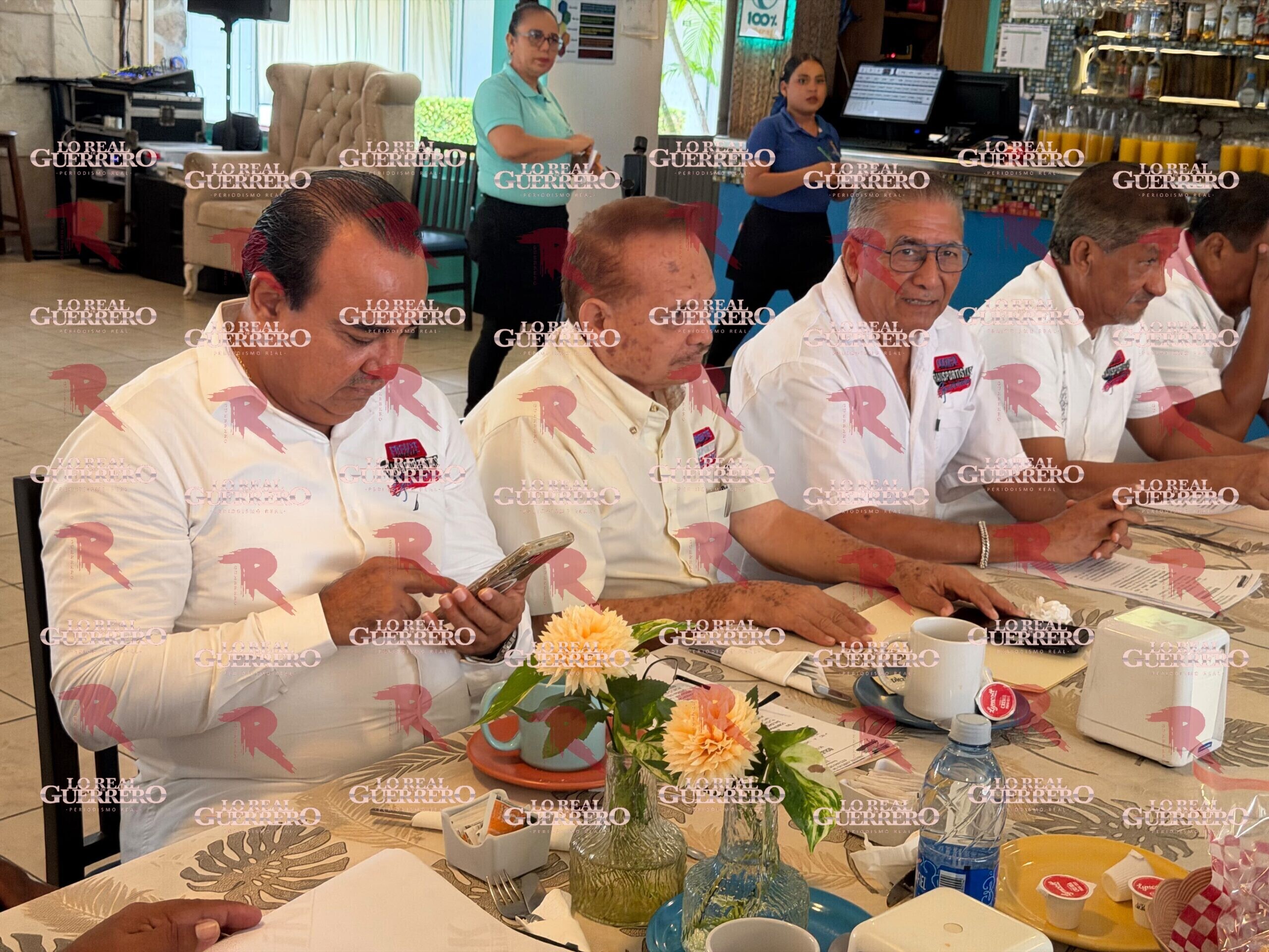 Encapsularán transportistas de Acapulco a conductores de plataformas digitales