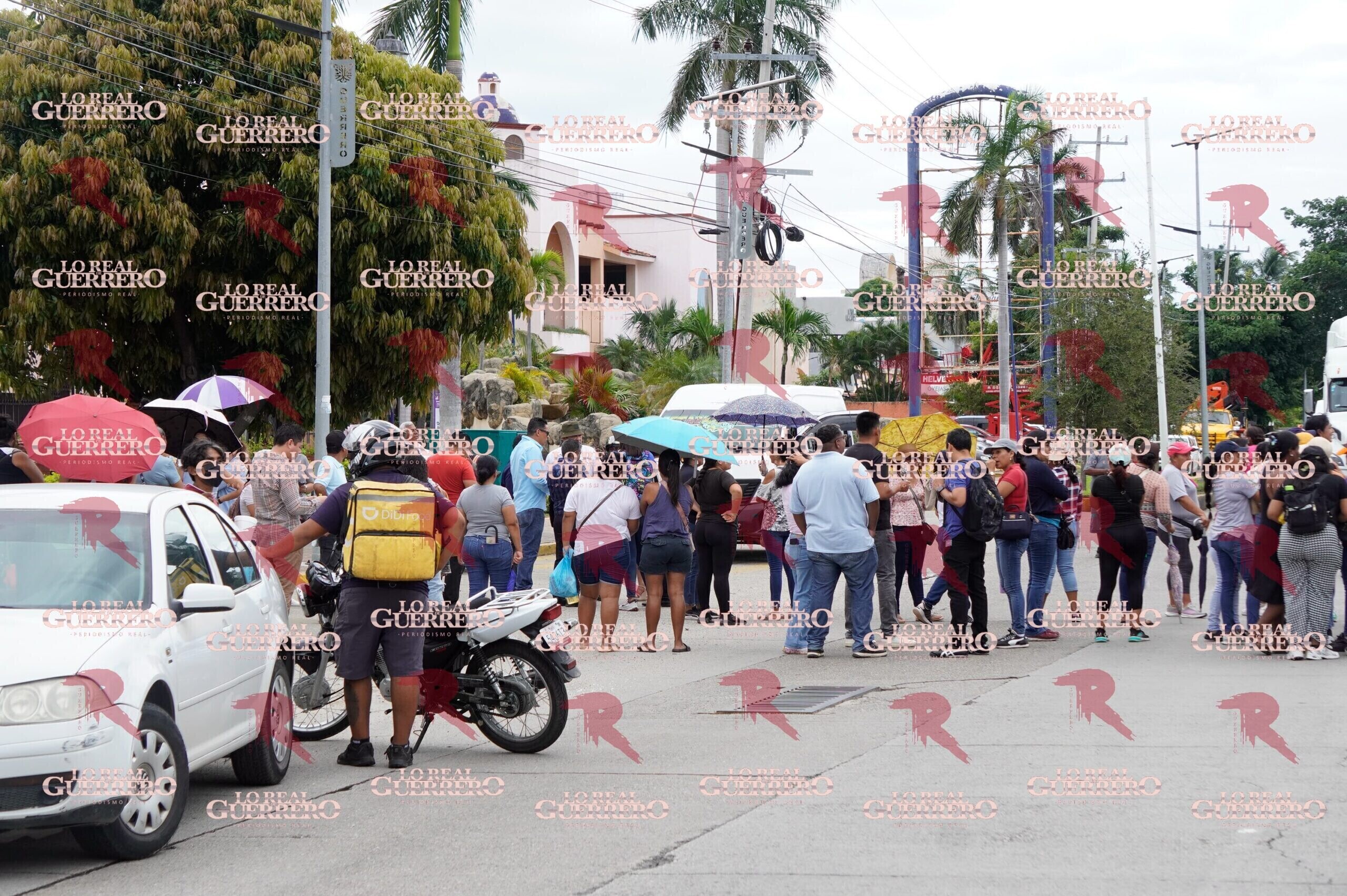 Bloquean Las Naciones para exigir maestro y atención a zona escolar