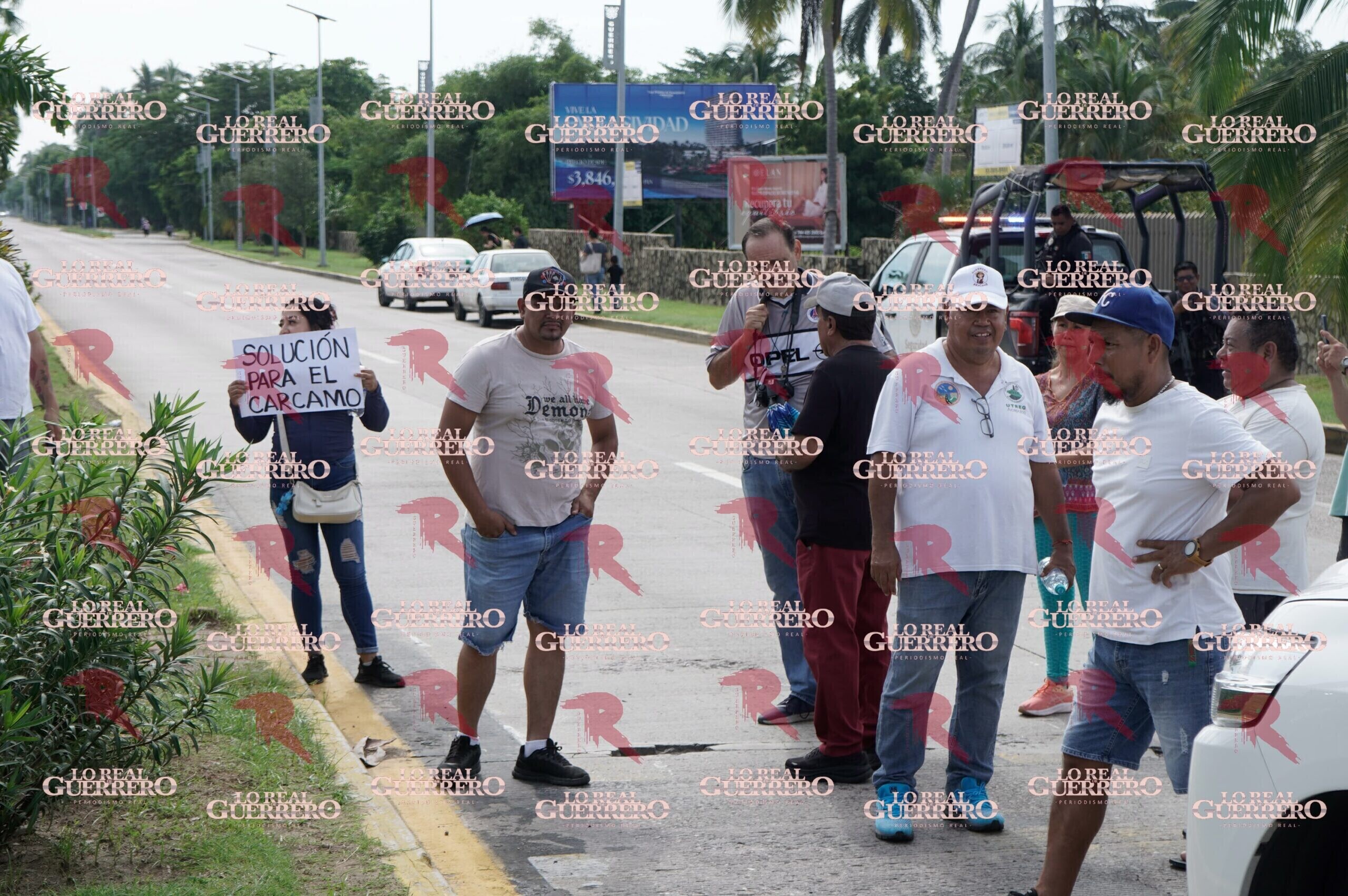 Bloquean el bulevar de las Naciones para exigir la reparación de cárcamo en la Colosio