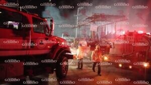 Se incendia negocio de compra y venta de fierro viejo en el crucero a Chichihualco