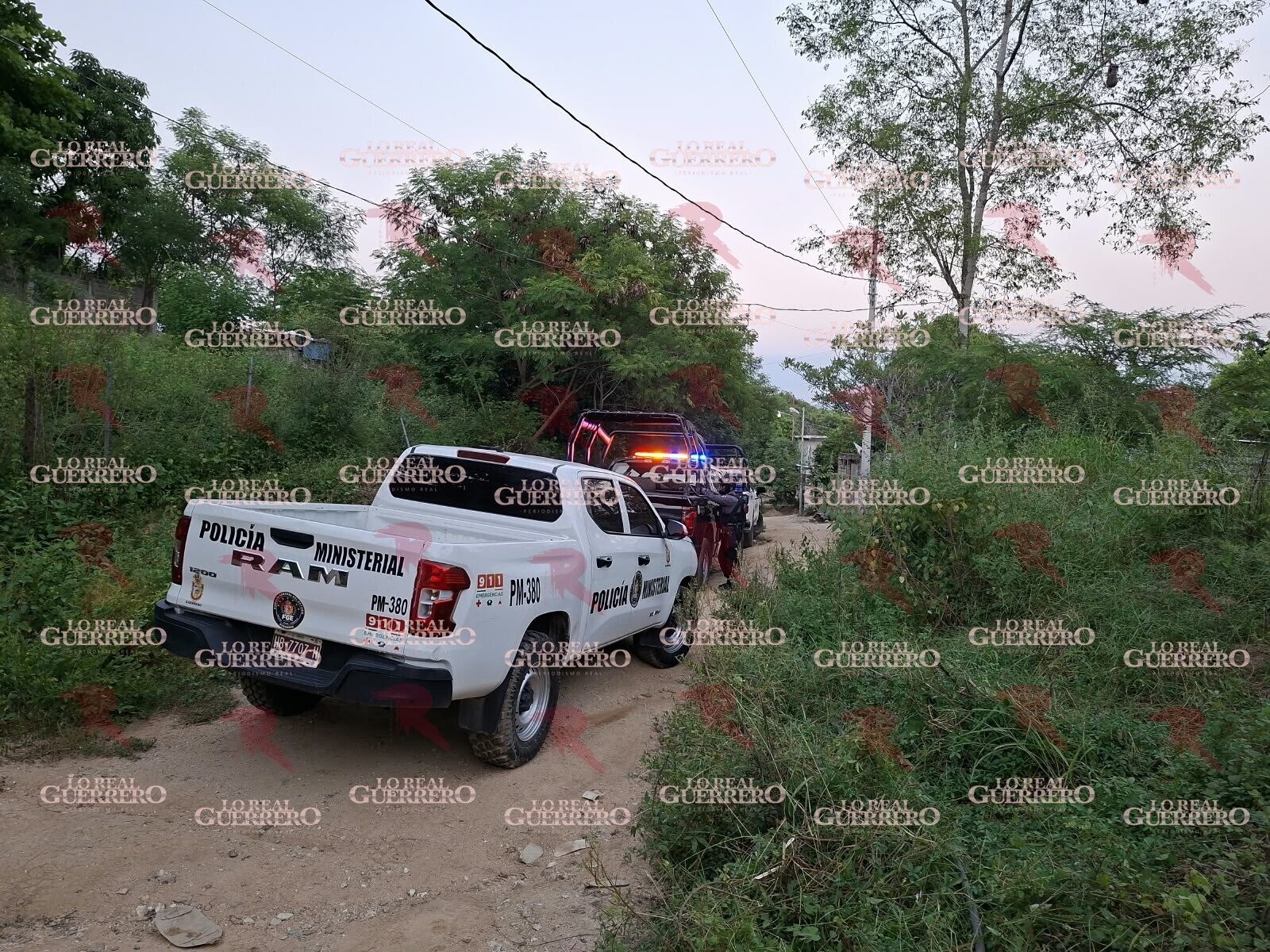 Hallan a mujer en avanzado estado de descomposición en un terreno baldío, en Acapulco