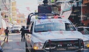 Matan a balazos a chofer de Urvan en pleno Centro de Zihuatanejo