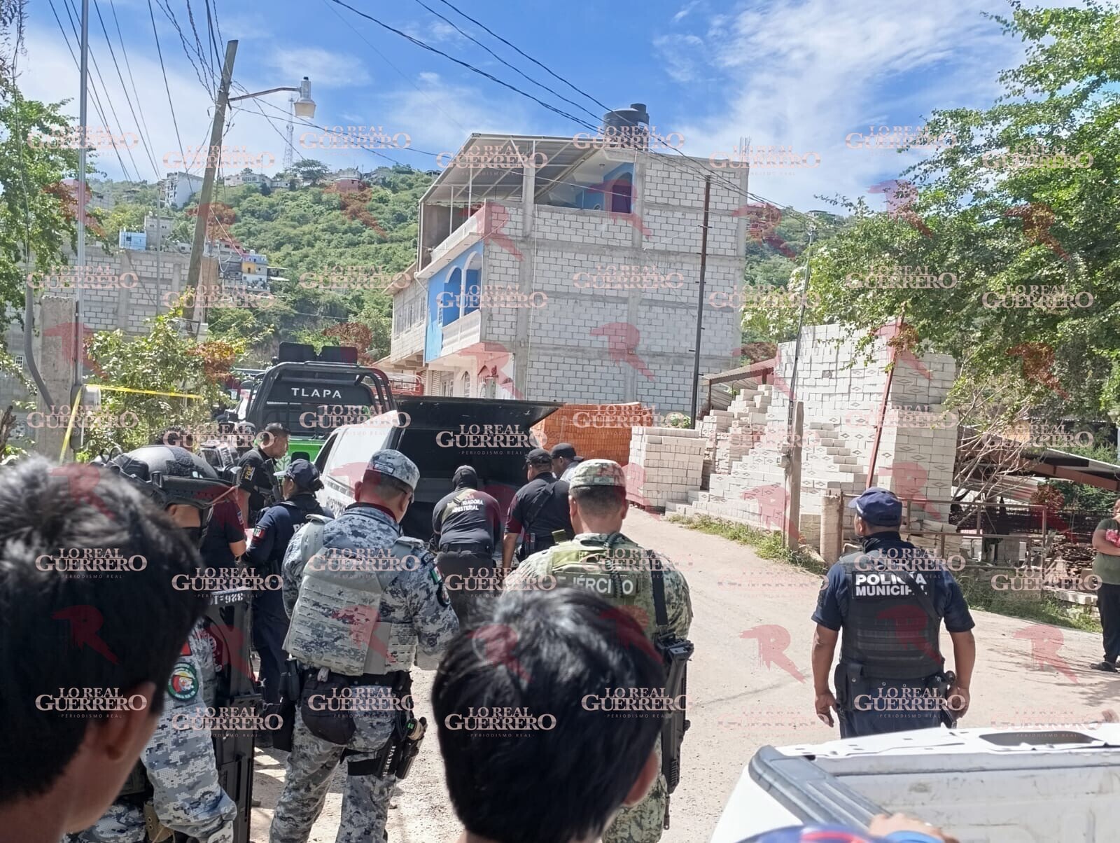 Lapidan a un hombre en puente de Ahuatepec Ejido; a metros, días antes, asesinaron a “El Cholo”