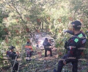 Mueren tres hombres tras accidente en la carretera Chilapa-Xochitempa